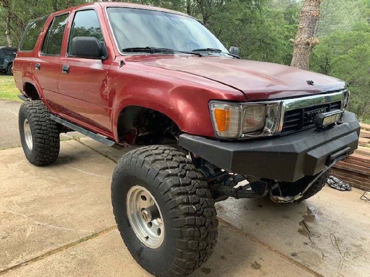 1990 Toyota 4Runner, SAS, ARB lockers, triple sticks, winch - BuiltRigs