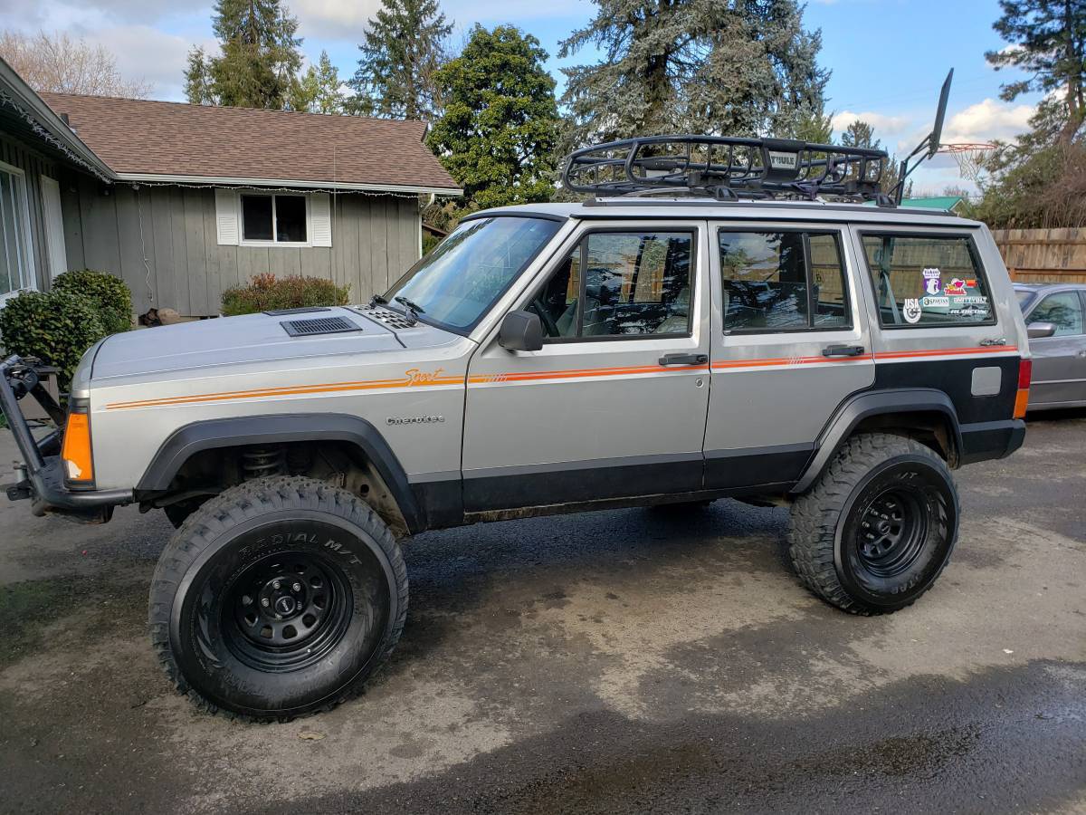 1991 Jeep Cherokee XJ, locked, 33s, winch - BuiltRigs