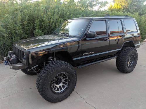 1999 Jeep Cherokee XJ on 35s, locked D44s, 1 ton steering - BuiltRigs