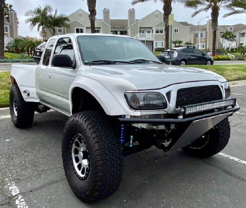 2001 Toyota Tacoma Prerunner on 37s, built suspension with Kings For Sale - 1